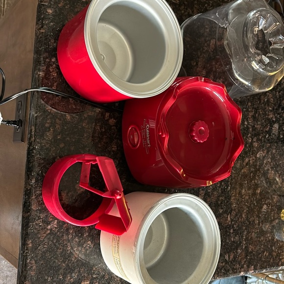 Cuisinart Frozen yogurt - Ice cream & Sorbet Maker with extra bowl - Picture 1 of 6